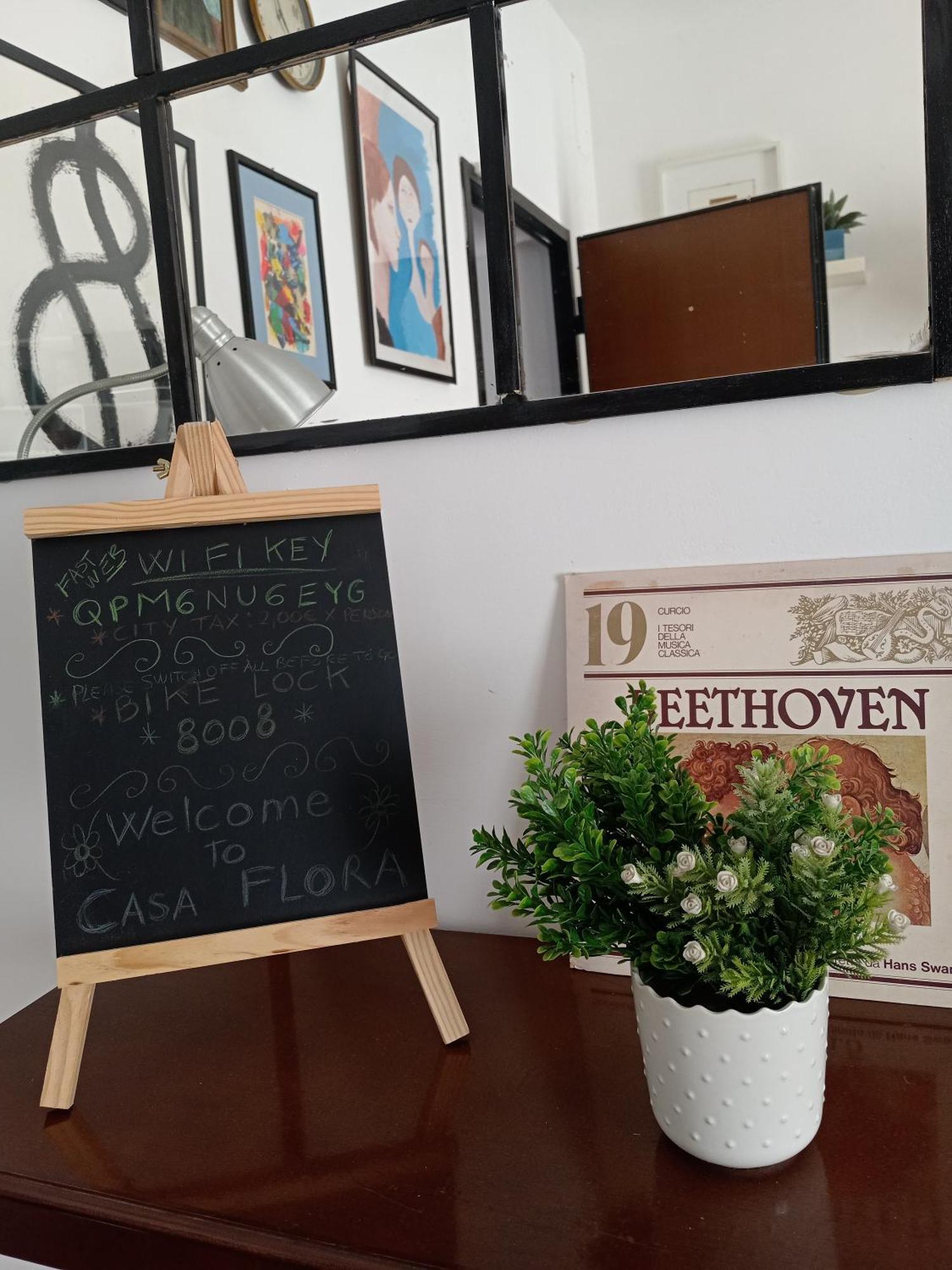 Casa Flora Appartamento Con Giardino 피우미치노 외부 사진
